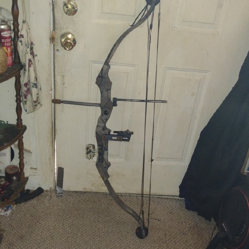 Whitetail Legend Camo Compound Bow with Sight and Stabilizer